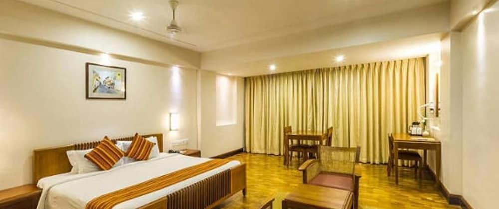 Grand Hotel Kochi Exteriör bild