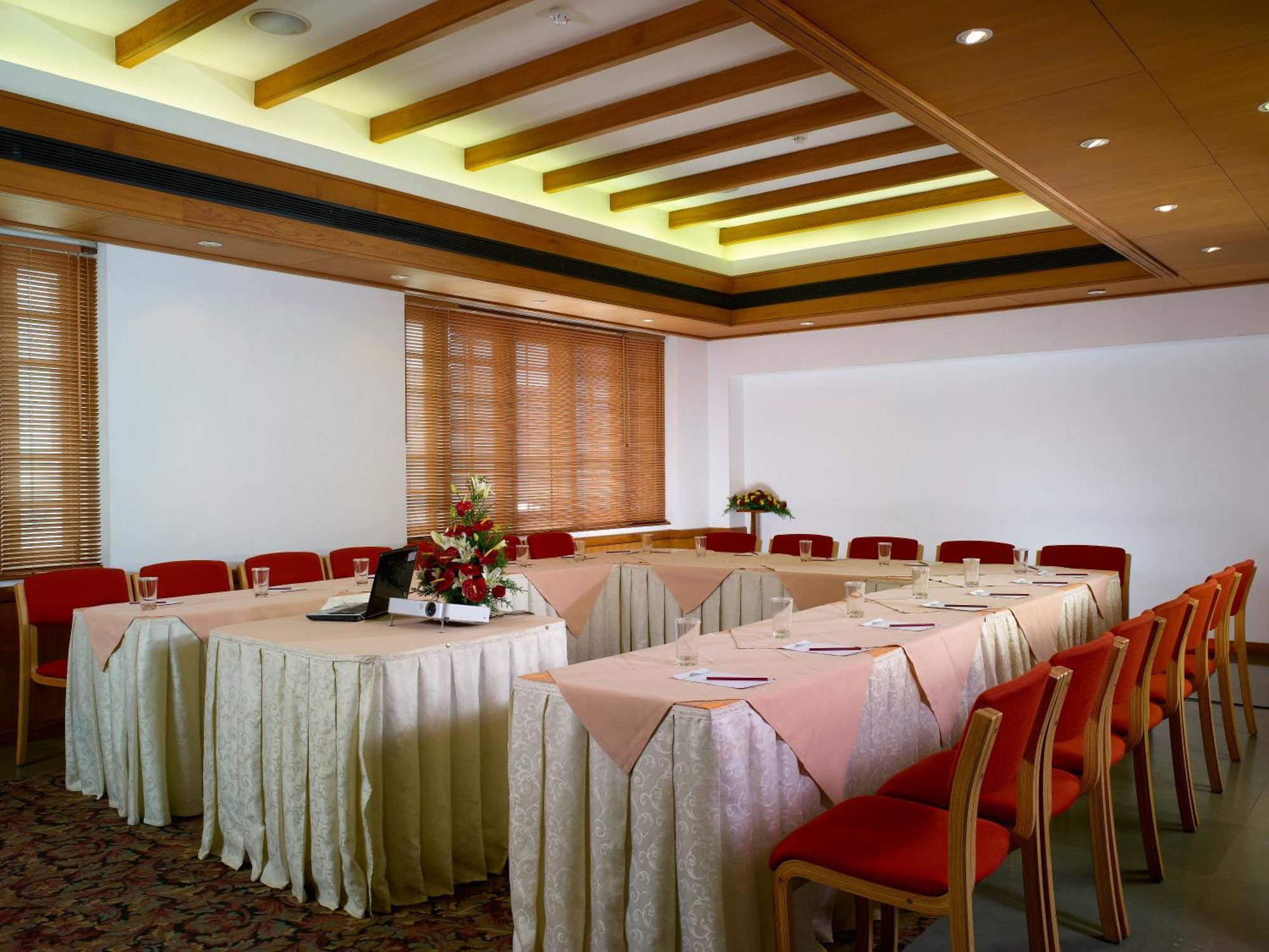 Grand Hotel Kochi Exteriör bild