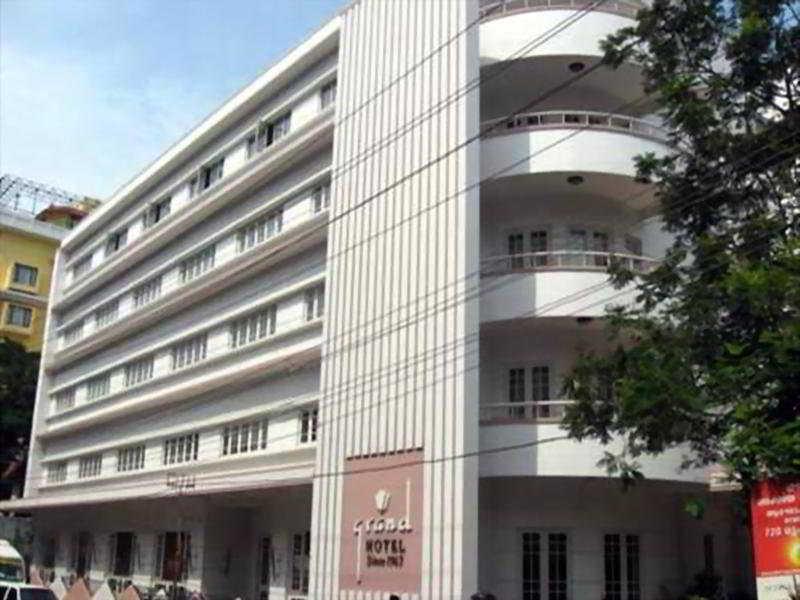 Grand Hotel Kochi Exteriör bild